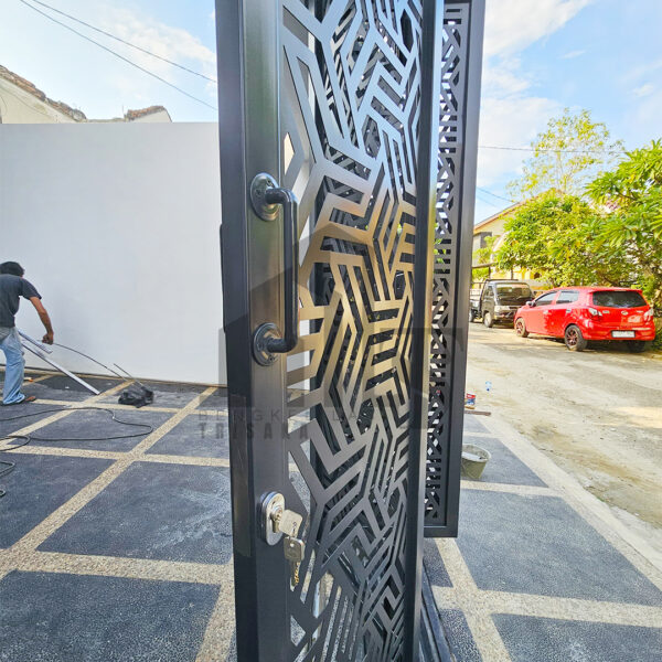 Pintu lipat laser cutting BSD Tangerang