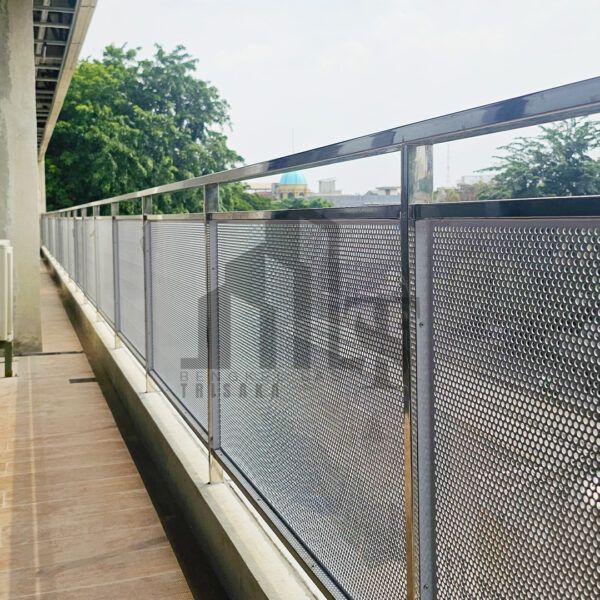 Railing Tangga Gedung MSC   Petojo Jakarta Pusat