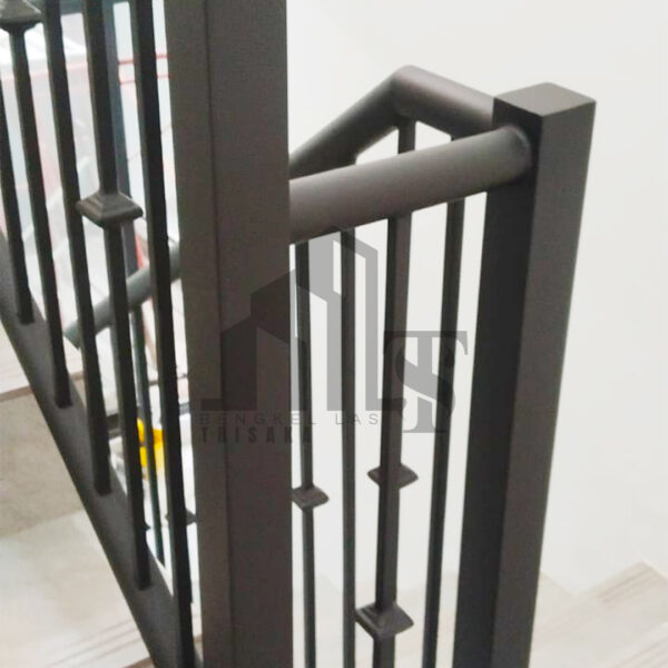 Proyek Pintu dan relling Tangga Perumahan Pinang Griya Ciledug 